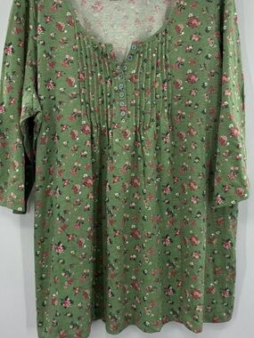 Green Floral Pintuck Henley Tunic Top